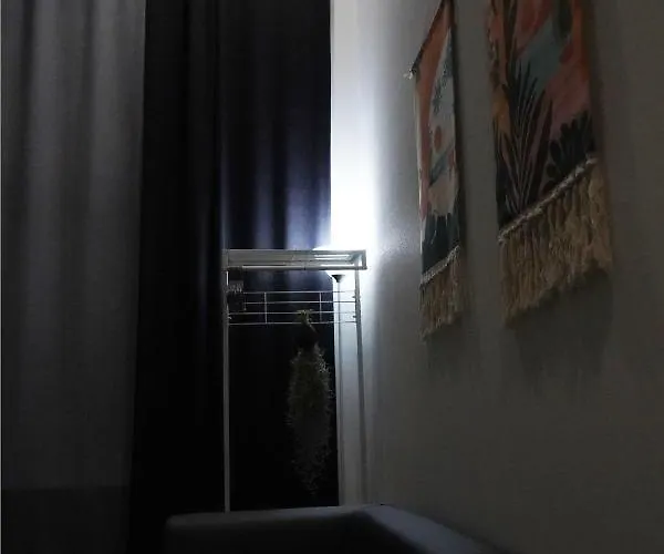 Hongdae - Hongik Uni Station Exit #1 Apartment *