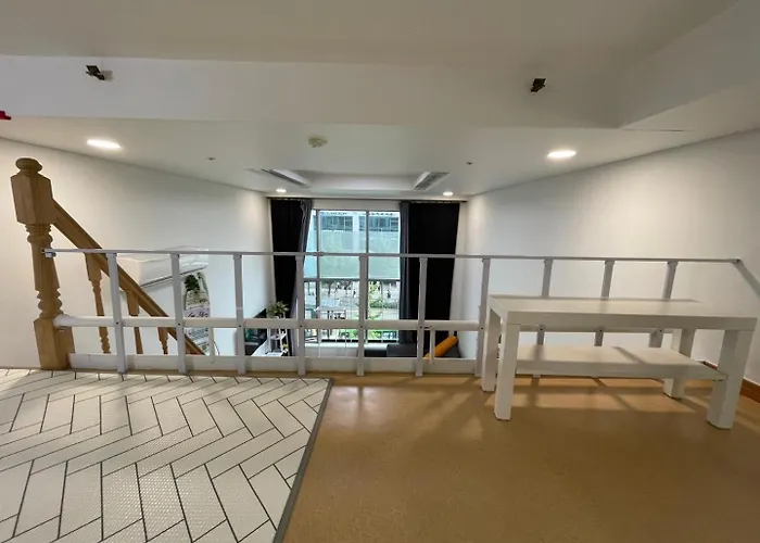 Apartment Hongdae - Hongik Uni Station Exit #1 Seoul